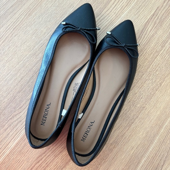 Merona Black Pointed Toe Flats with Bow - Size 7 - Picture 1 of 7